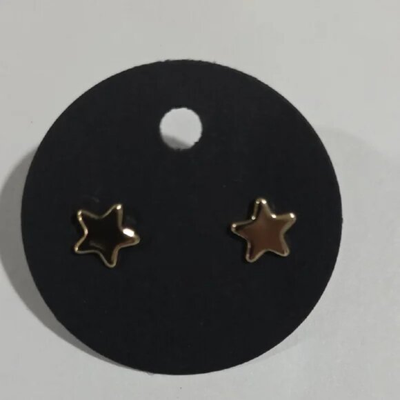 Stunning Gold Star Stud Earrings - Minimalist Dainty Women's Fashion Jewelry - Picture 10 of 10